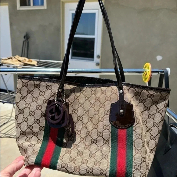 Authentic GG web tote- perfect for  holiday fun! Gucci charms include: G,❤️ & g - Picture 6 of 17